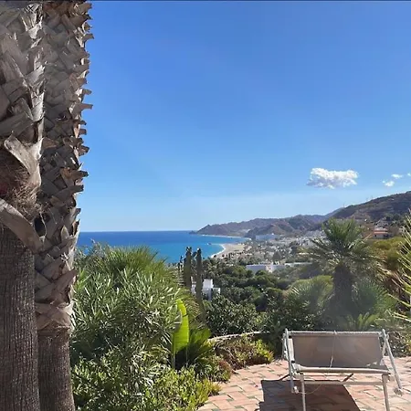 In Mit Garten, Grill Und Terrasse Und Meerblick Und Neben Dem * Mojacar