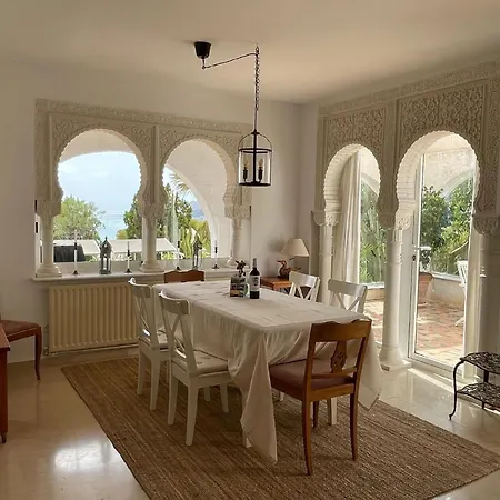 In Mit Garten, Grill Und Terrasse Und Meerblick Und Neben Dem Holiday home
